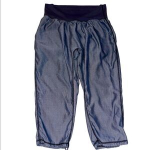 Lululemon Pants Woman’s Size 6 Om Commuter Denim Blue Cropped